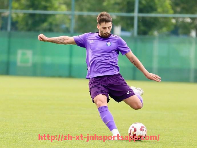 金年会app-CBA现役球员对中国足球的看法汇总